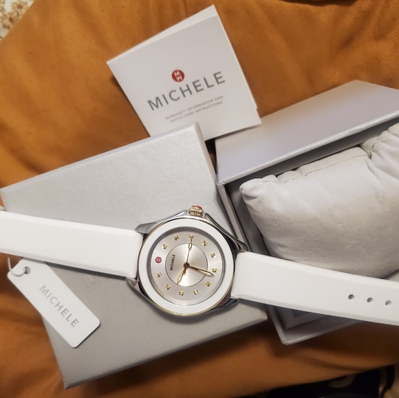 Watch - Picture 1 of 3